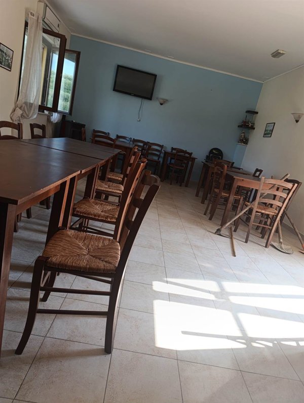 negozio in vendita a Massignano