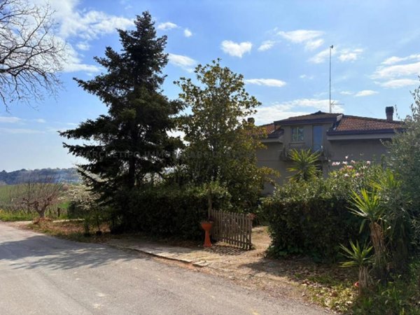 casa indipendente in vendita a Massignano