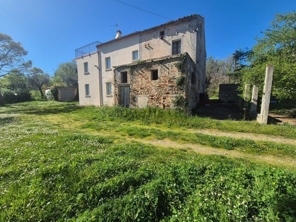 casale in vendita a Massignano