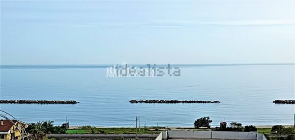 appartamento in vendita a Massignano in zona Marina di Massignano