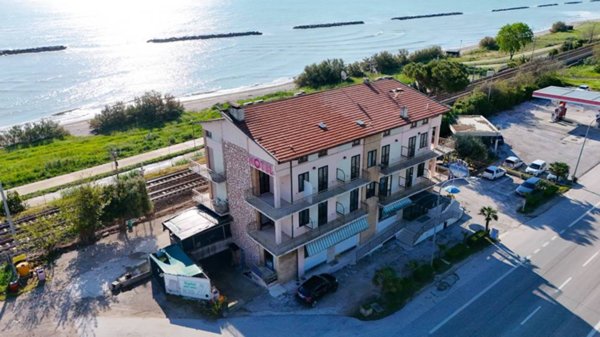 negozio in vendita a Massignano in zona Marina di Massignano