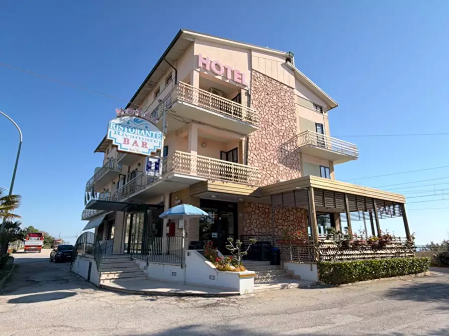 negozio in vendita a Massignano in zona Marina di Massignano