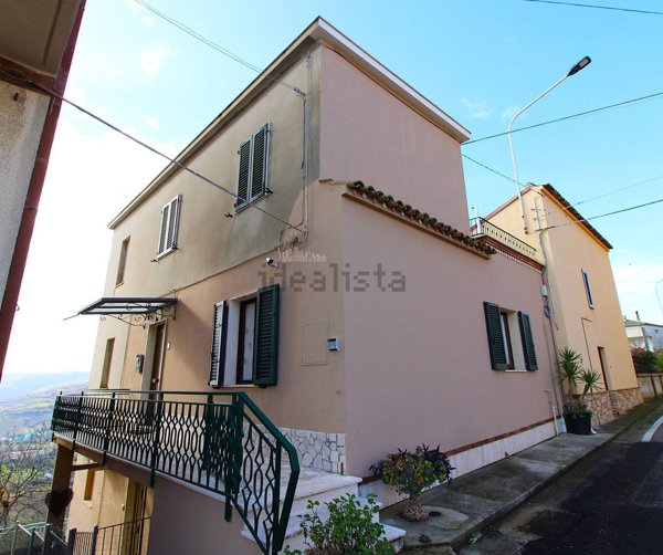 casa indipendente in vendita a Massignano