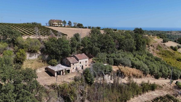 casa indipendente in vendita a Massignano