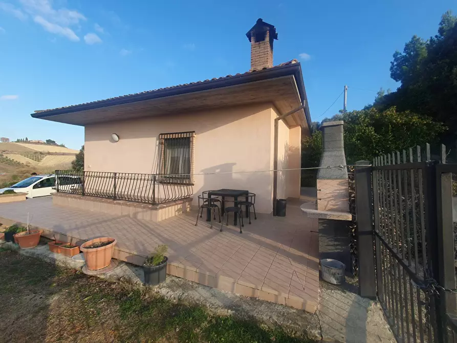casa indipendente in vendita a Monsampolo del Tronto