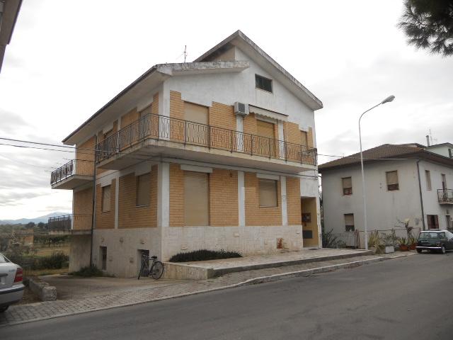 casa indipendente in vendita a Monsampolo del Tronto in zona Stella