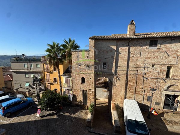 intera palazzina in vendita a Monsampolo del Tronto