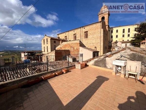 casa indipendente in vendita a Monsampolo del Tronto
