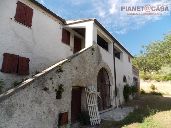 casa indipendente in vendita a Monsampolo del Tronto