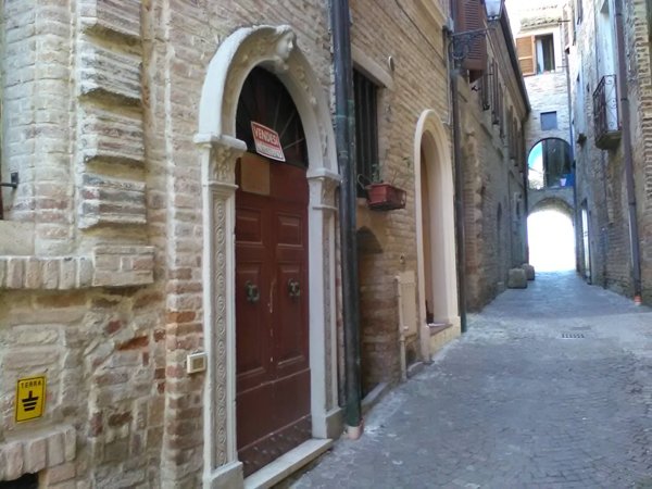 casa indipendente in vendita a Monsampolo del Tronto