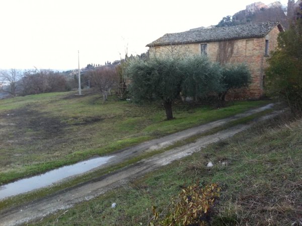 casa indipendente in vendita a Monsampolo del Tronto
