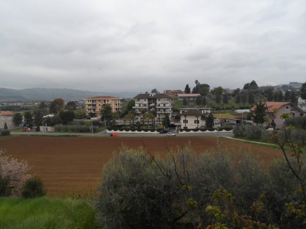 casa indipendente in vendita a Monsampolo del Tronto