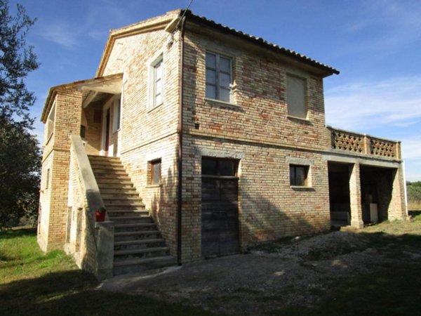 casa indipendente in vendita a Monsampolo del Tronto