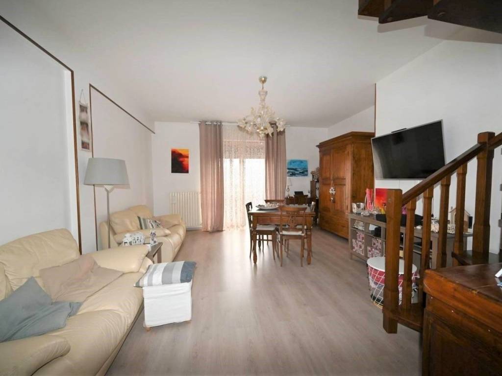 appartamento in vendita a Monsampolo del Tronto in zona Stella
