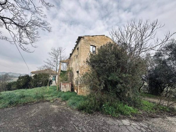 casa indipendente in vendita a Monsampolo del Tronto