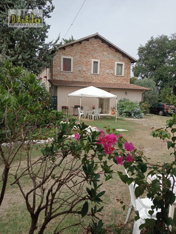 appartamento in vendita a Monsampolo del Tronto in zona Stella