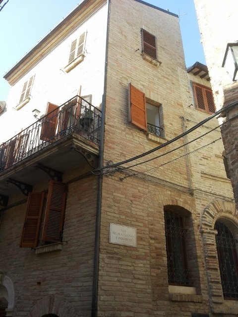 casa indipendente in vendita a Monsampolo del Tronto