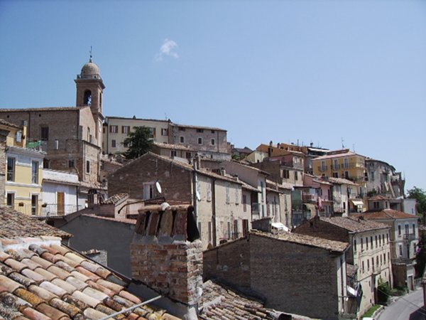 casa indipendente in vendita a Monsampolo del Tronto
