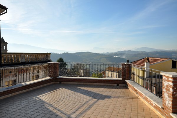 casa semindipendente in vendita a Monsampolo del Tronto