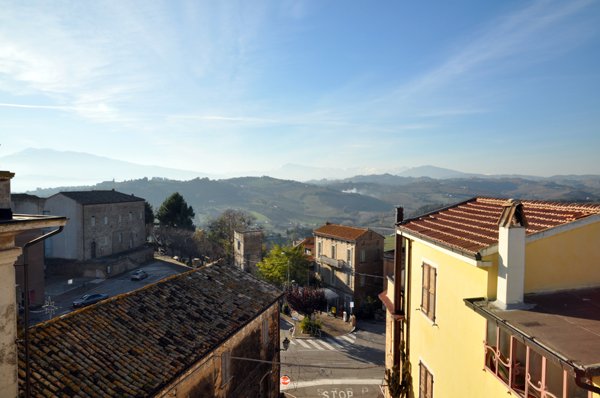 casa semindipendente in vendita a Monsampolo del Tronto