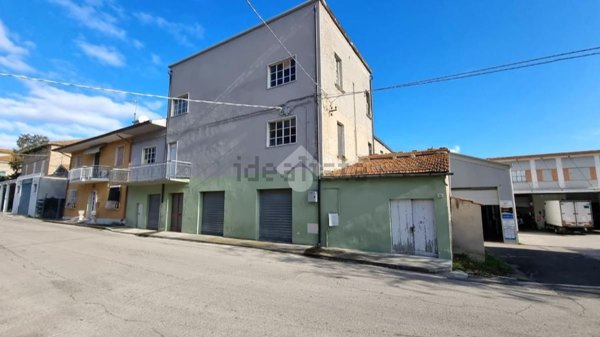 casa indipendente in vendita a Monsampolo del Tronto in zona Stella