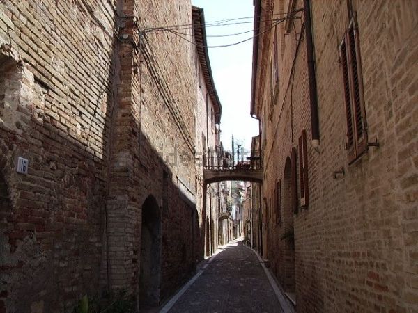 casa indipendente in vendita a Monsampolo del Tronto