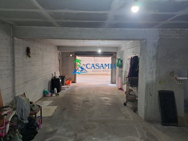 locale di sgombero in vendita a Monsampolo del Tronto in zona Stella