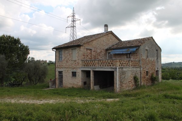 casa indipendente in vendita a Monsampolo del Tronto