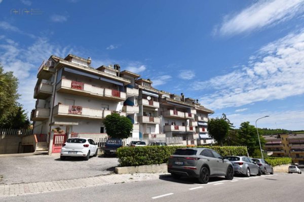 appartamento in vendita a Monsampolo del Tronto in zona Stella