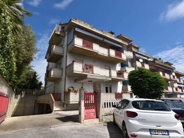 appartamento in vendita a Monsampolo del Tronto in zona Stella