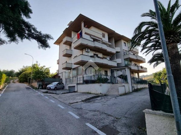 appartamento in vendita a Monsampolo del Tronto in zona Stella