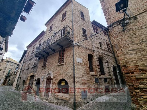 casa indipendente in vendita a Monsampolo del Tronto