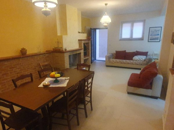 casa indipendente in vendita a Monsampolo del Tronto