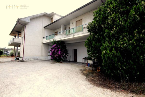 casa indipendente in vendita a Monsampolo del Tronto in zona Stella