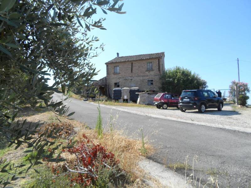 casa indipendente in vendita a Monsampolo del Tronto