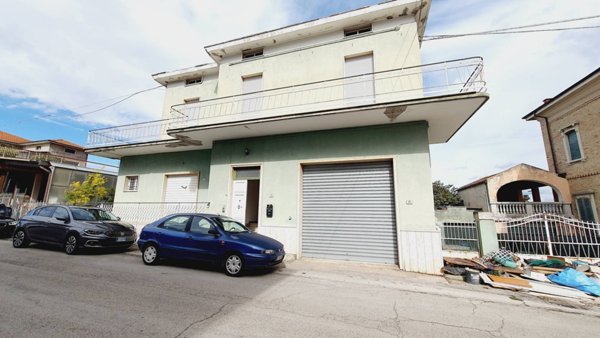 casa indipendente in vendita a Monsampolo del Tronto in zona Stella