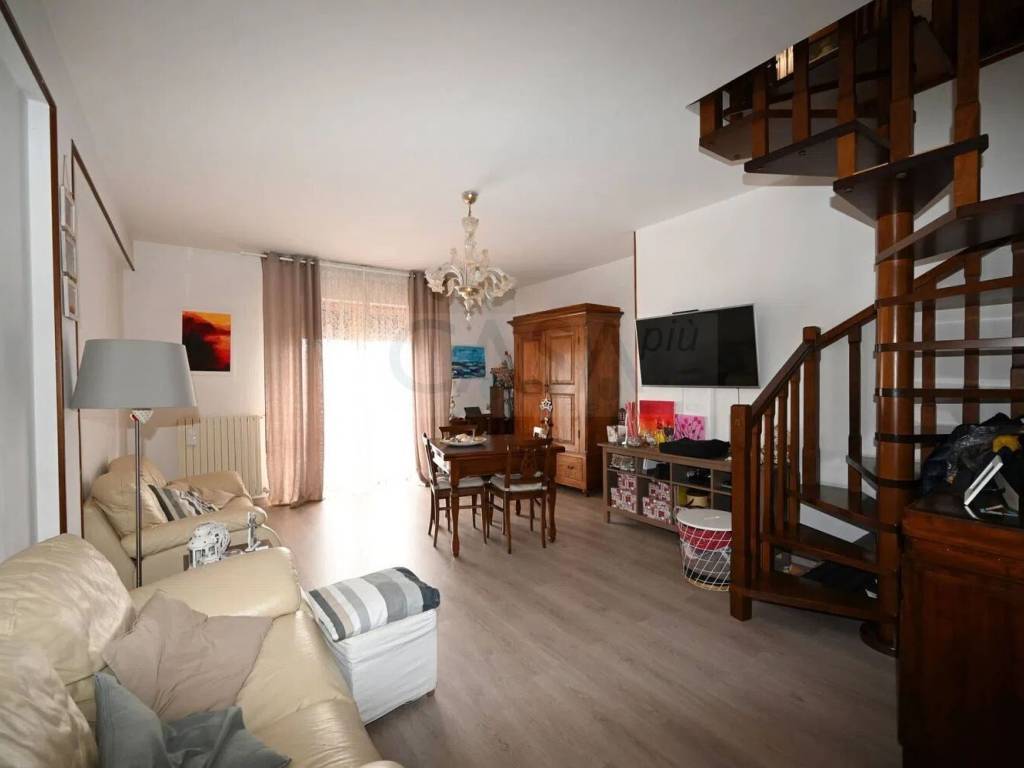 appartamento in vendita a Monsampolo del Tronto in zona Stella