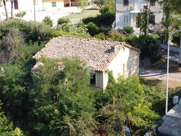 casa indipendente in vendita a Monsampolo del Tronto