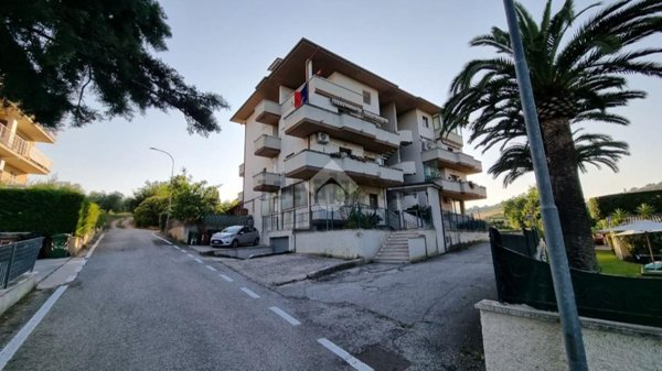 appartamento in vendita a Monsampolo del Tronto in zona Stella