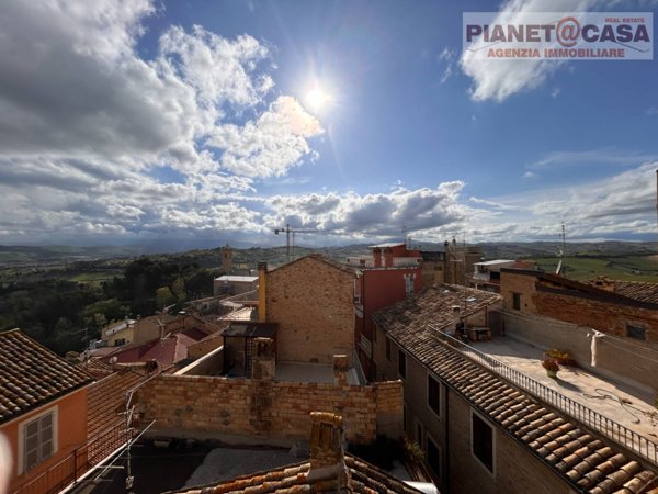 casa indipendente in vendita a Monsampolo del Tronto