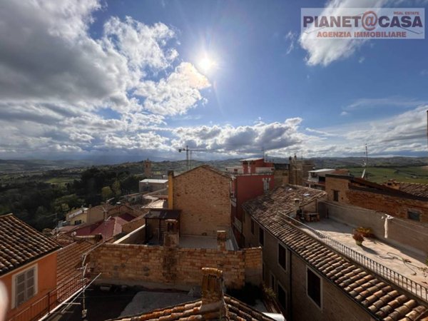 casa indipendente in vendita a Monsampolo del Tronto