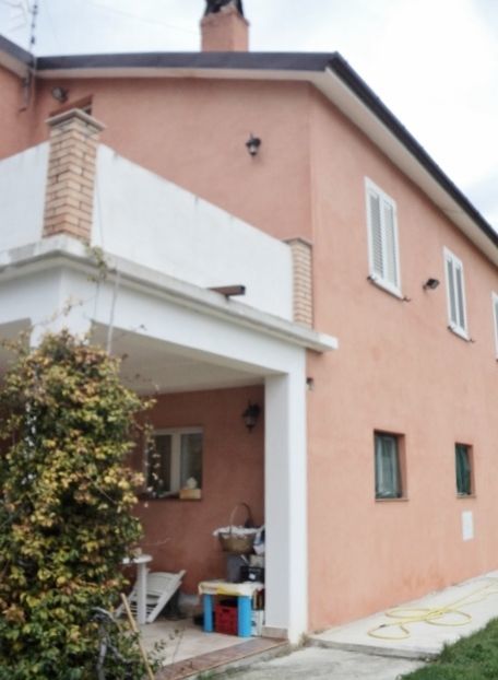 casa indipendente in vendita a Monsampolo del Tronto
