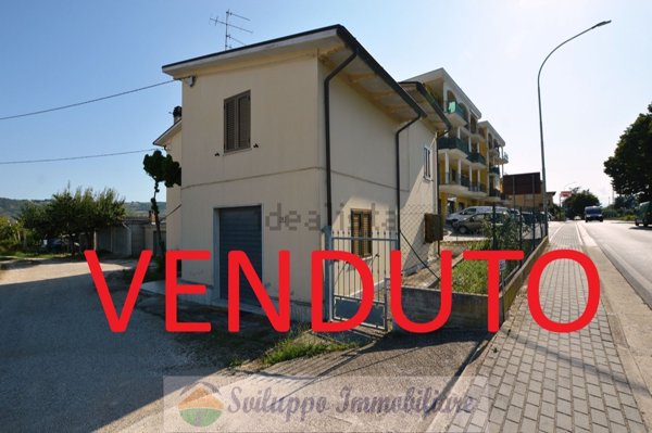 casa indipendente in vendita a Monsampolo del Tronto in zona Stella