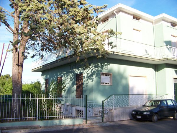 casa indipendente in vendita a Monsampolo del Tronto