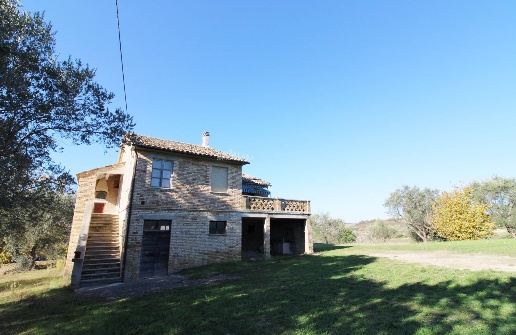 casa indipendente in vendita a Monsampolo del Tronto