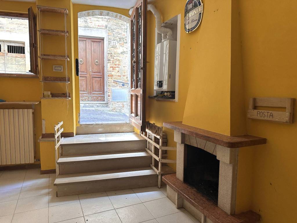 casa indipendente in vendita a Monsampolo del Tronto