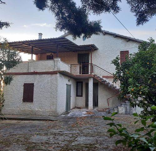 casa indipendente in vendita a Monsampolo del Tronto