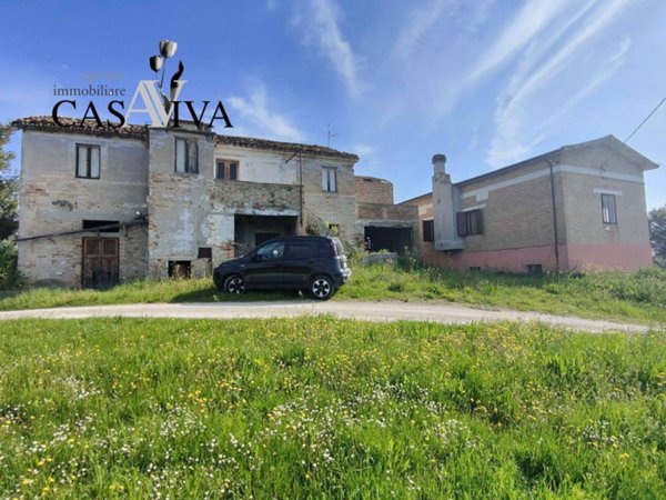 casa indipendente in vendita a Monsampolo del Tronto