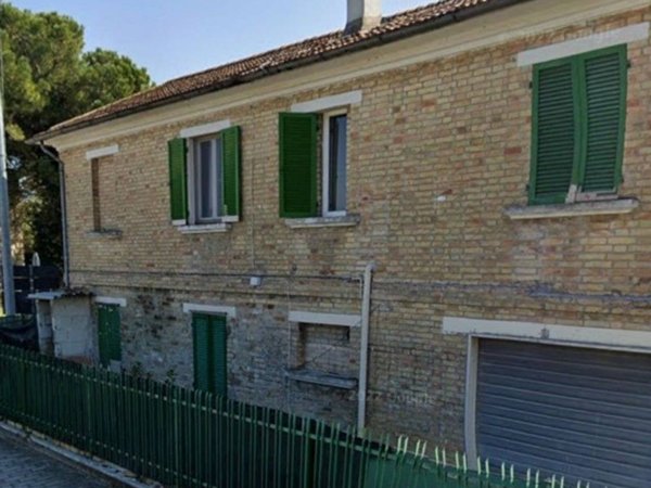 casa indipendente in vendita a Monsampolo del Tronto