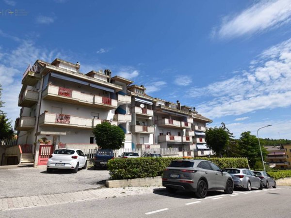 appartamento in vendita a Monsampolo del Tronto in zona Stella